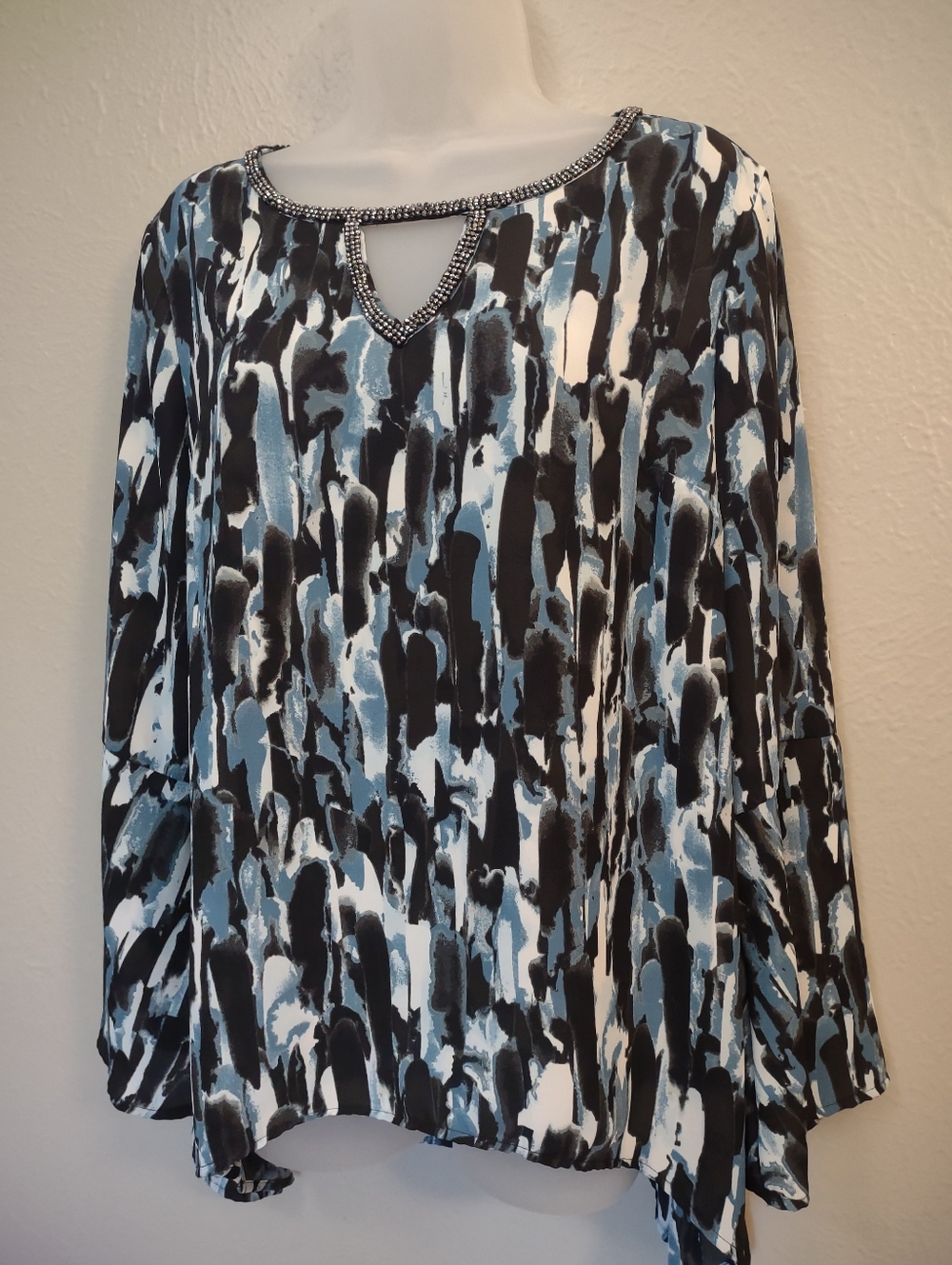 Juicy Couture Blue Abstract Print Rhinestone Keyhole Bell Sleeve Blouse Large - Picture 3 of 13